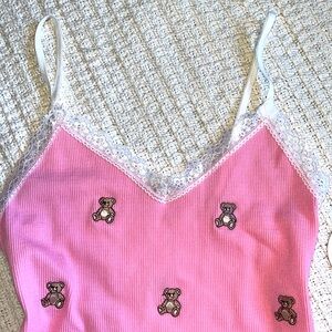 Nwt FullCircleTrends Pink Teddy Bear embroidered stretch Tank white lace trim